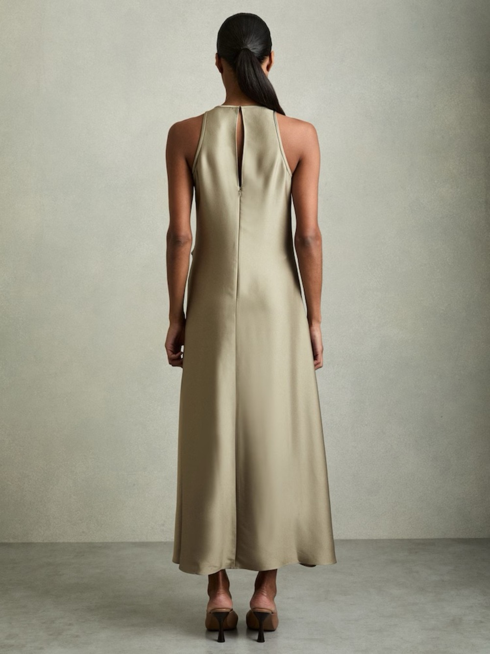NWT REISS Satin Drape Tuck Midi dress in Khaki - Picture 3 of 10